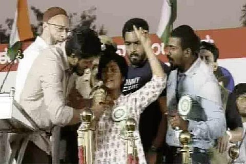 Woman stopped from shouting 'Pakistan zindabad' at Bengaluru rally