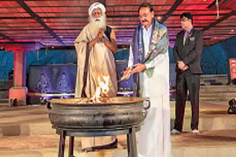 Vice President Venkaiah Naidu with Sadhguru Jaggi Vasudev during the Mahasivarathri celebrations