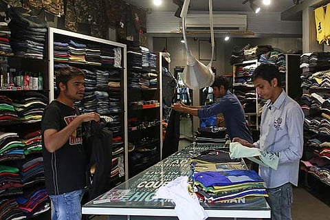 In Dec, buoyant demand boosts services biz to 5-month high