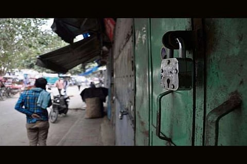 10 central trade unions go on nationwide strike