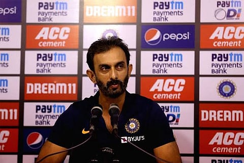 Competition between Dhawan, Rahul healthy, says Rathour