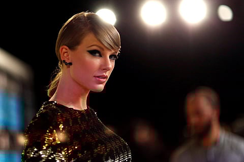 Taylor Swift opens up on mom's cancer for the first time