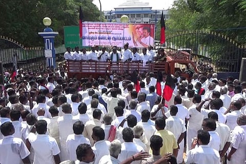 DMK MLA Poondi Kalaivanan leading the anti-hydrocarbon projects protest in Tiruvarur on Tuesday