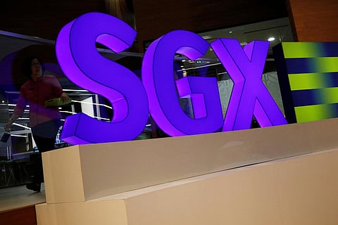 Asian stocks fall on virus worry, China stock rally pauses