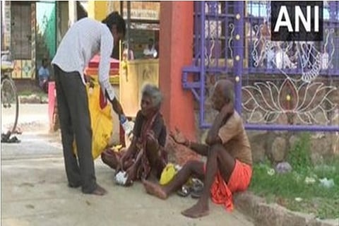 Madurai Chai-wallah goes out of way to help needy amid COVID-19 crisis