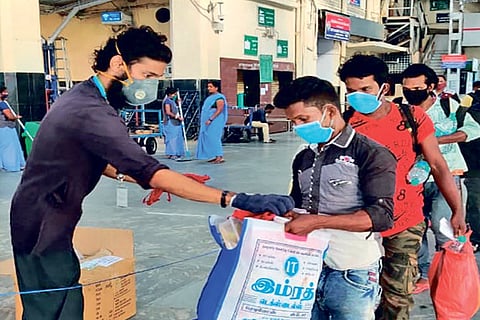 Preejo distributing kits at MGR Central Railway Station