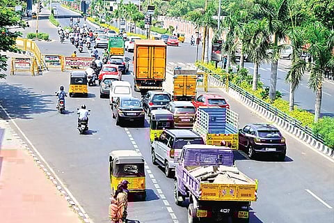 Day 1: Officials, traders back at work, but public stay away