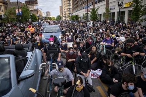 20,000 protesters participate in Chicago demonstration