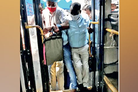 DeTect: Video from Bengal goes viral as BEST bus footage