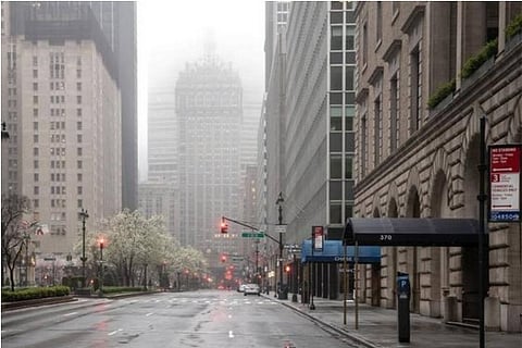 Daily COVID-19 deaths, hospitalizations hit new lows in NY