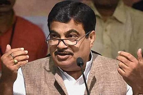Gadkari requests to shed COVID-19 negativity, slams Congress