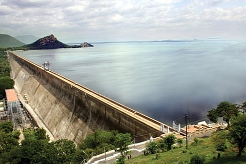 Red Hills lake gets green line to prevent garbage dumping