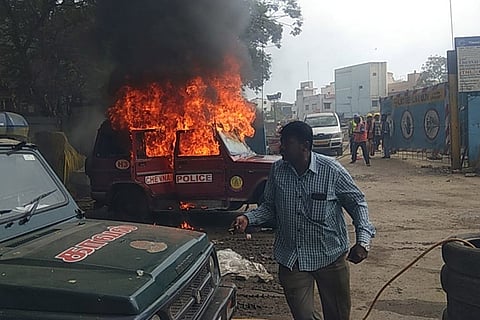 Patrol vehicle goes up in flames near Tondiarpet