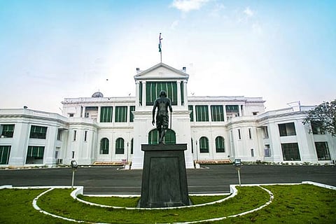 Release of Rajiv convicts : Raj Bhavan to decide based on MMDA's report in SC