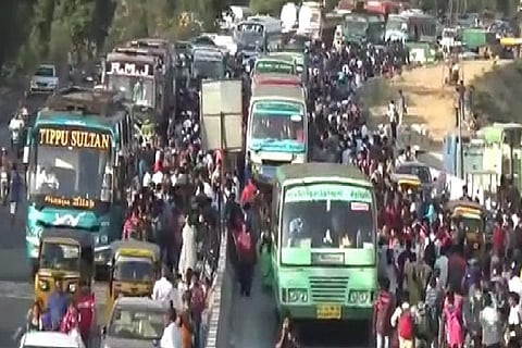 Perungalathur was crowded with passengers hoping to catch long-distance buses
