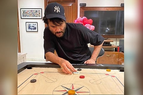 Lockdown diaries: Anil Kapoor and wife hone carrom skills