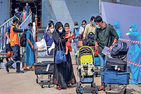 People also arrived by ship at Cochin port, on Sunday