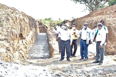 Dr K Satyagopal inspecting the Kudumaramathu works in Manachanallur, Tiruchy on Thursday
