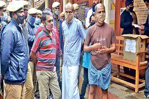 The accused in Kodanad murder case appearing at the court in Udhagamandalam on Monday