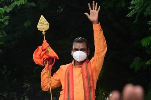 TN BJP Chief Murugan detained by Tiruttani police