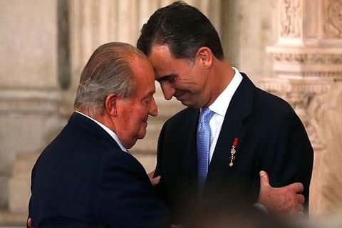 Spain's King Juan Carlos and his son Crown Prince Felipe (Photo: Reuters)