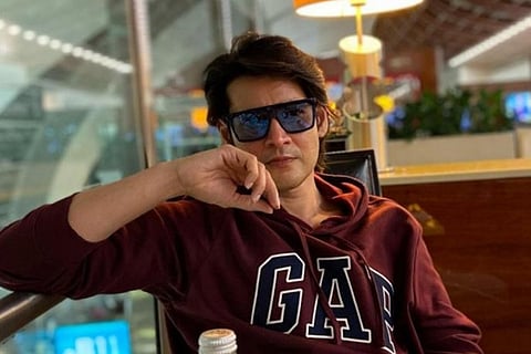 Mahesh Babu sets husband goals with his airport look, wife Namrata calls him dead gorgeous man