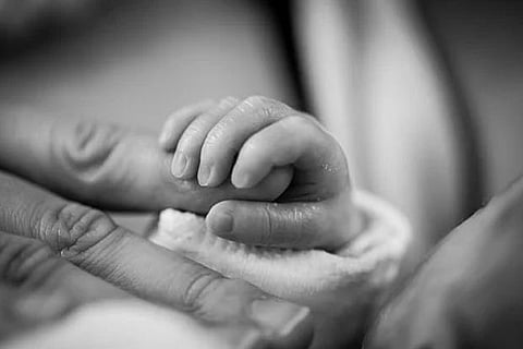 Experts suggest care of COVID+ mothers and their newborns