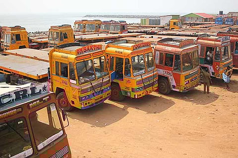 Don’t want GPS or will give vehicles to govt: Truck owners