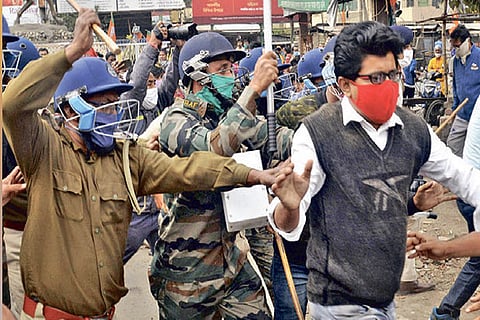 Police baton charge Left activists in North 24 Parganas