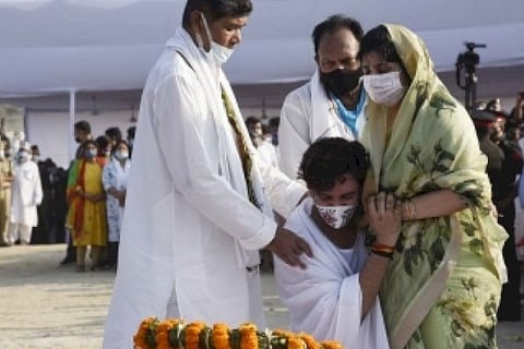 Chirag Paswan collapses after lighting father's funeral pyre