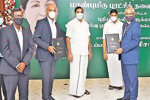 Chief Minister with officials from the Hiranandani group at the Secretariat