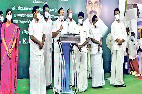 CM explaining the salient features of farm laws to ryots at a function in Pudukkottai on Thursday
