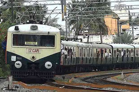 TN govt urges Railway Ministry to resume suburban services in city