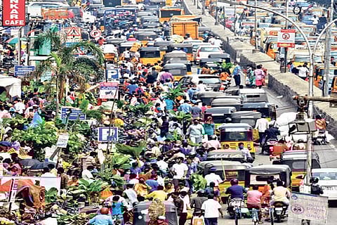 Shopping crowd on Broadway