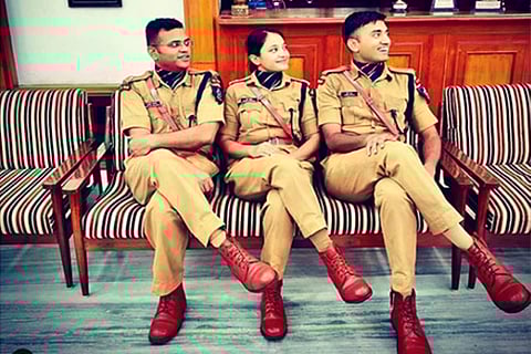 DeTect: IPS officers in this photograph are not siblings