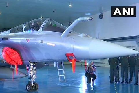 Rafale induction: Rajnath holds brief conversation with French defence minister