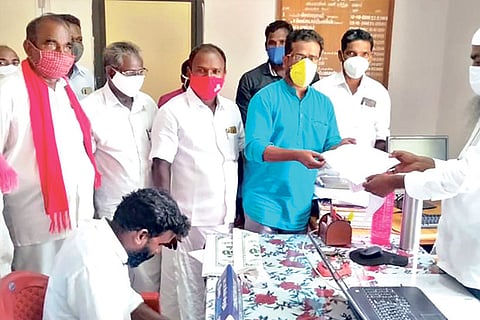 CPM, SFI members stage protest in Pudukkottai, seek cancellation of NEET