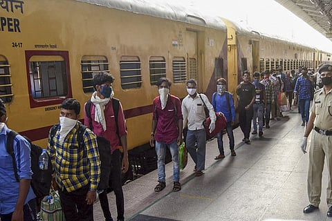 AI-based cameras detect rail travellers with fever, without masks
