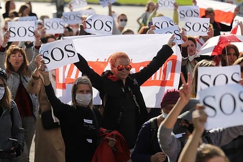 Belarus police detain hundreds of protesters in Minsk