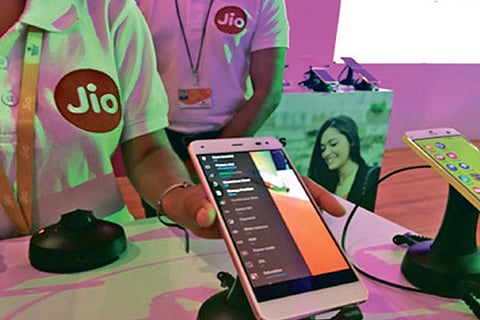 Expedite spectrum auction as delay will hurt exchequer: Jio