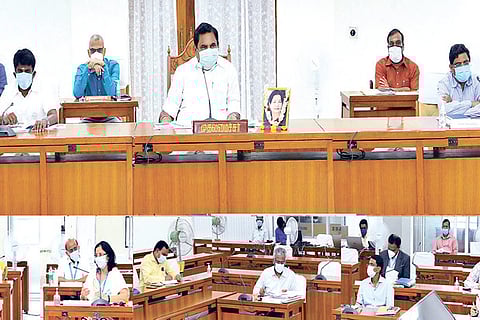 CM at the meeting with health experts and Collectors