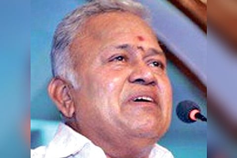 Radha Ravi.