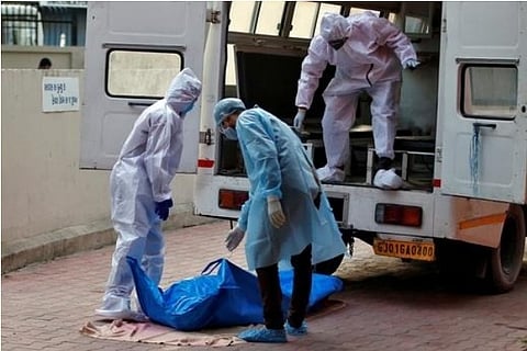 Maharashtra: 8 bodies of COVID-19 victims cremated on one pyre