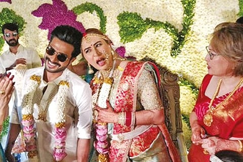 Pictures from Vishnu-Jwala wedding.