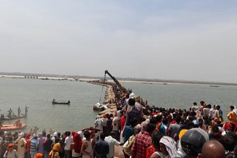 9 killed, many missing as jeep falls in Ganga near Patna
