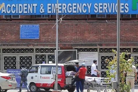 Delhi crematoriums operate at maximum level to keep up with rising deaths