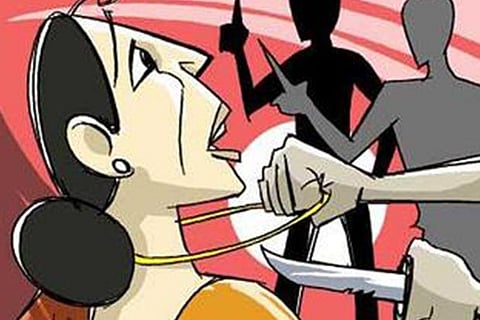 Nine sovereigns snatched from woman constable in Chepauk