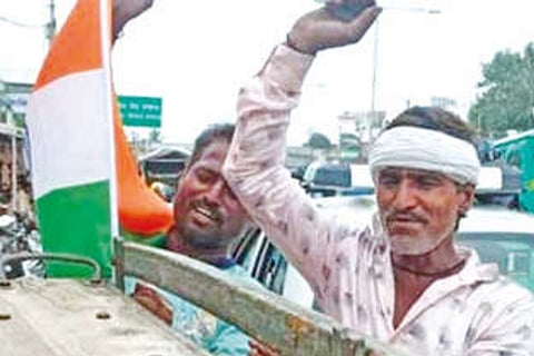 DeTect: UP drivers hounded for painting ‘Pak’ flag on tanga