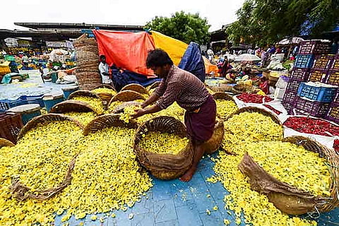 Flower prices reduced by 50 percent in Koyambedu market