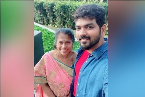 Director Vignesh Shivan with his mother